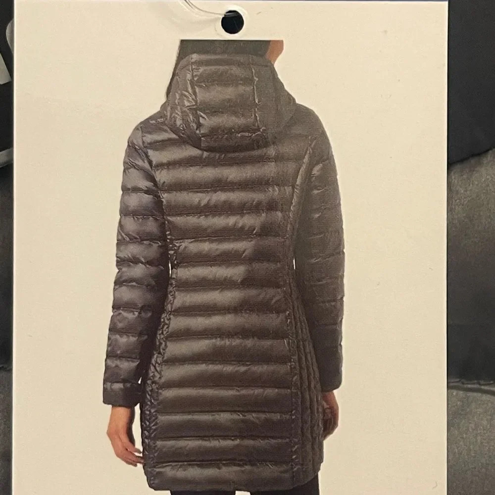 Adventure Women's Ultra Light Down Jacket - Picture 5 of 10